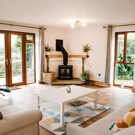 Holly Cottage, 2 Bed House, Sleeps 6 Cleobury Mortimer Eksteriør bilde