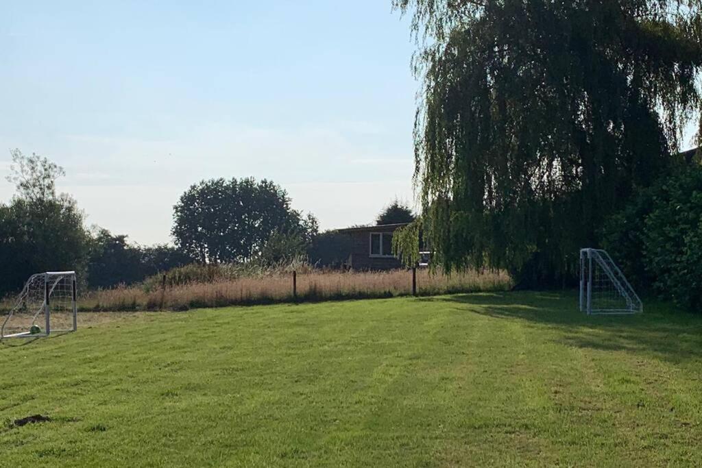 Holly Cottage, 2 Bed House, Sleeps 6 Cleobury Mortimer Eksteriør bilde