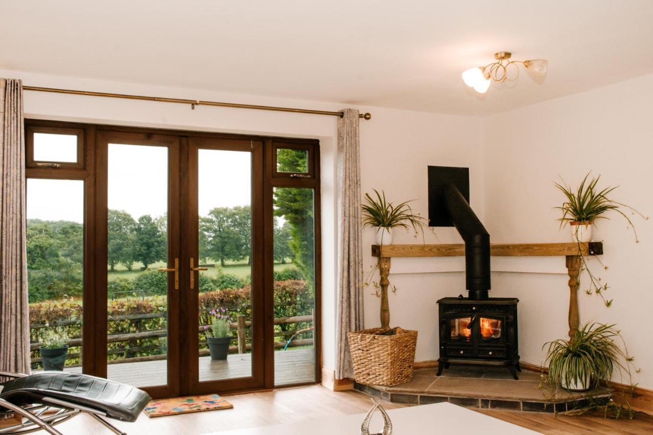 Holly Cottage, 2 Bed House, Sleeps 6 Cleobury Mortimer Eksteriør bilde