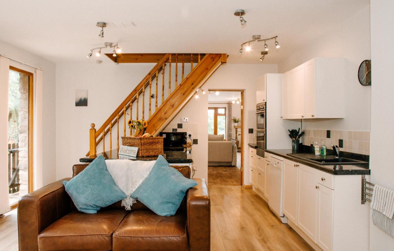 Holly Cottage, 2 Bed House, Sleeps 6 Cleobury Mortimer Eksteriør bilde